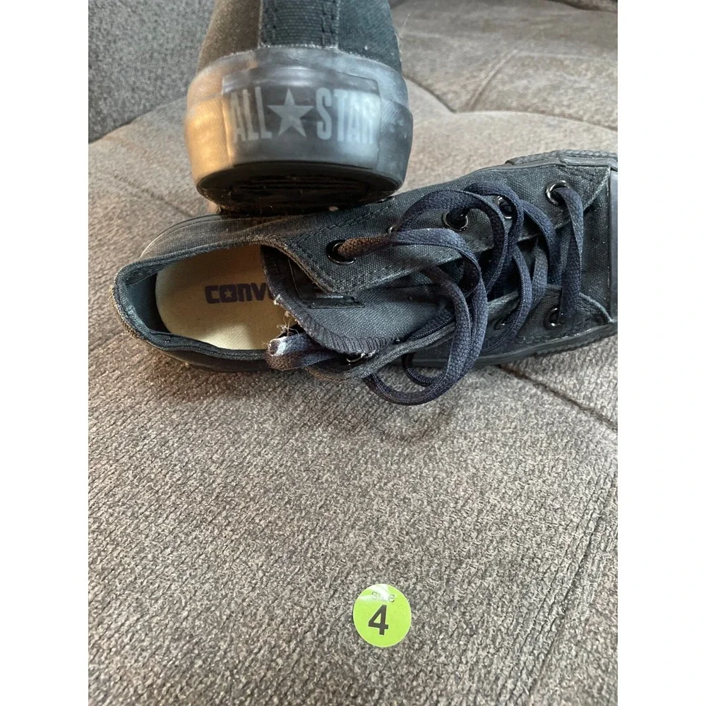 Converse kids size 4 Black on Black
